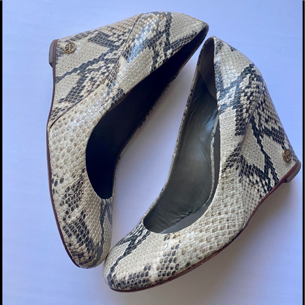 Tory Burch Snakeskin Wedges Size 8 EUC